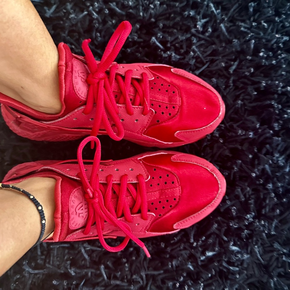 Nike Air Huarache
Women's Shoes